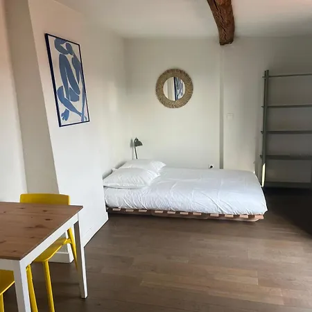 La Charrue Centre Apartment